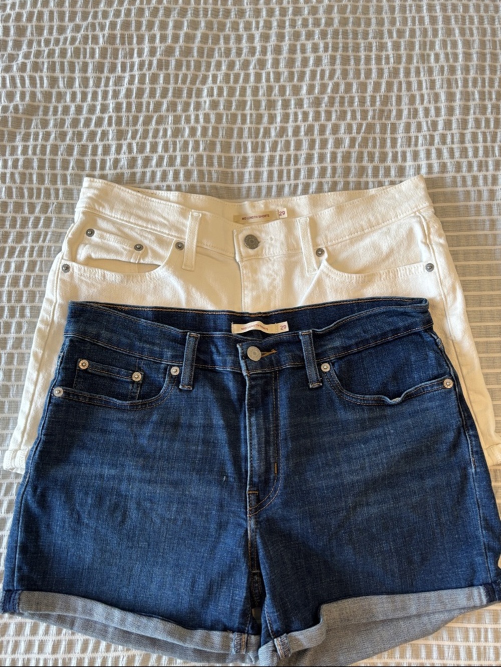 2 Pairs Women's Levi's Denim Jean Shorts With Rolled-Hem Size 29